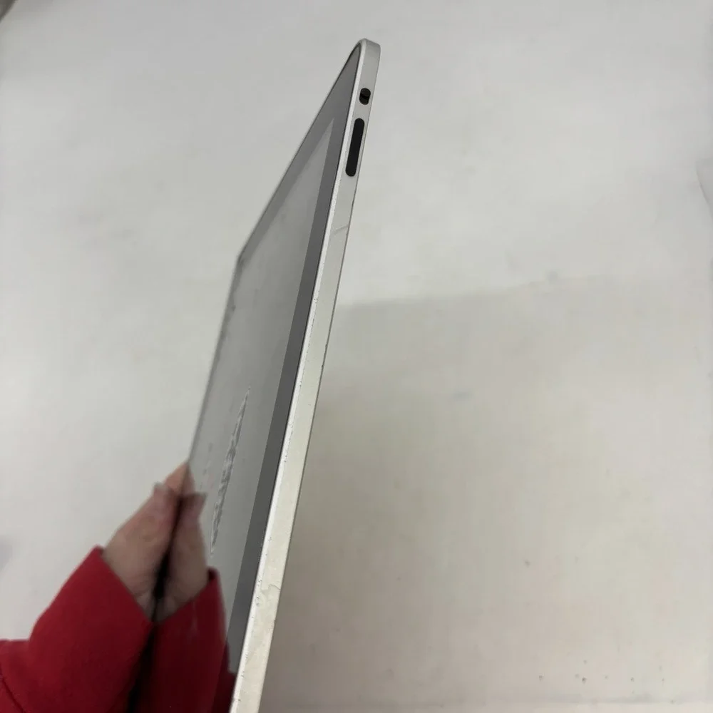 iPad 32GB A1337 Broken Doesn't Turn On Silver Parts Or Repair Bundle